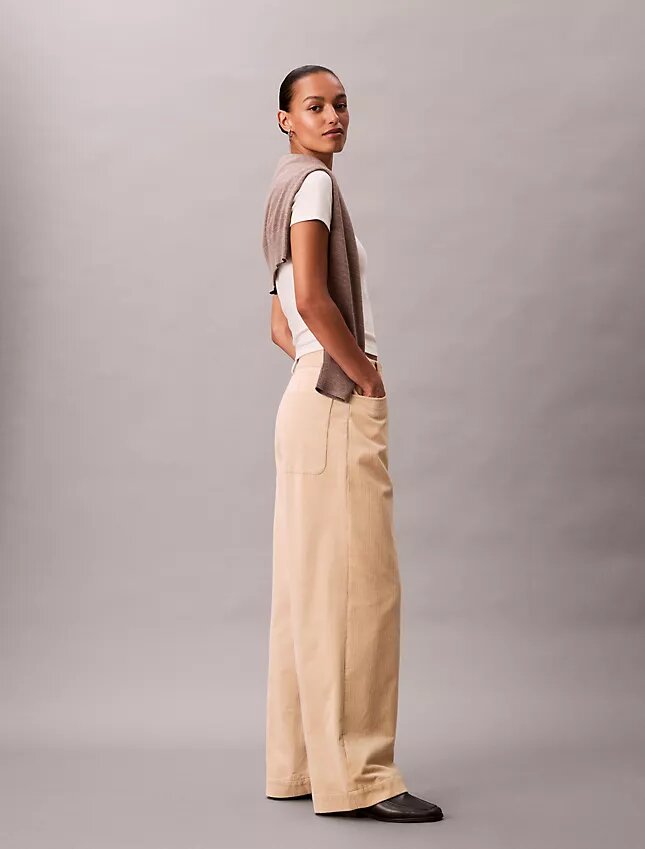 Pantaloni comodi in velluto a coste Pantaloni comodi in velluto a coste