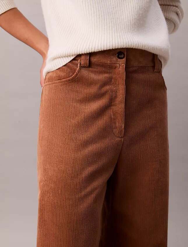 Pantaloni comodi in velluto a coste Pantaloni comodi in velluto a coste