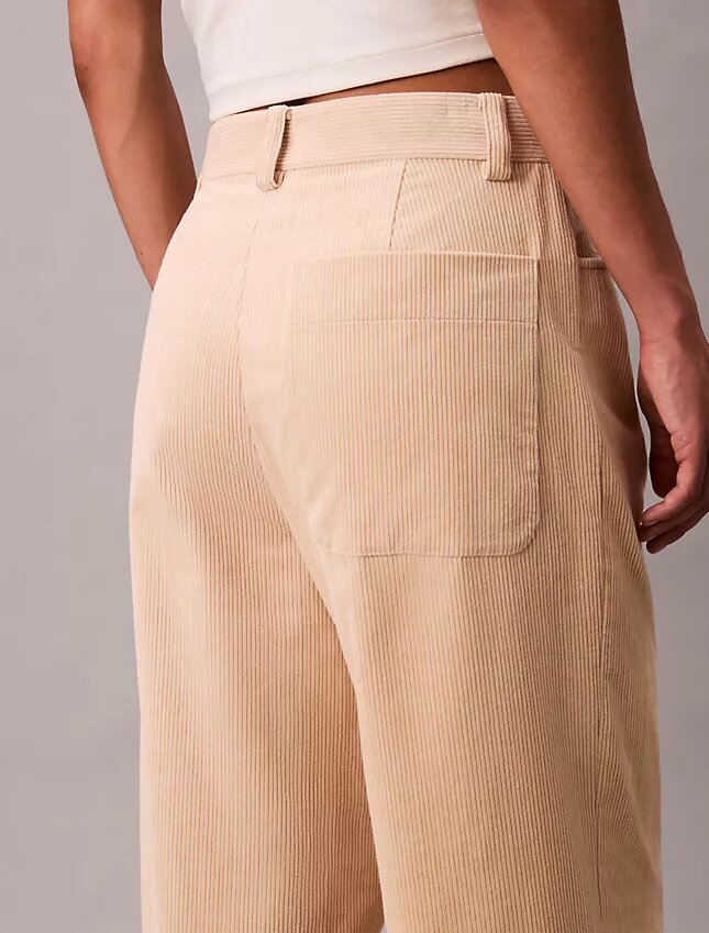 Pantaloni comodi in velluto a coste Pantaloni comodi in velluto a coste
