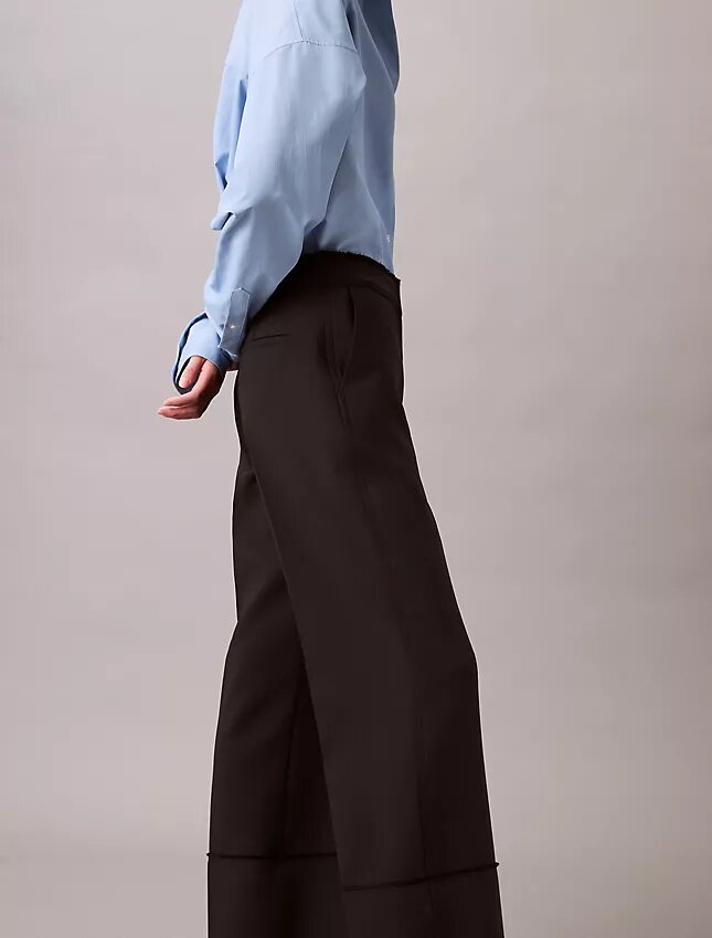 Pantaloni con bordi grezzi Pantaloni con bordi grezzi
