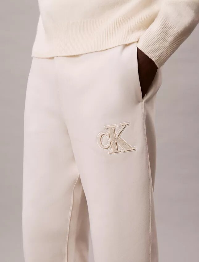 Pantaloni da jogging con toppa Monogram in pile Pantaloni da jogging con toppa Monogram in pile