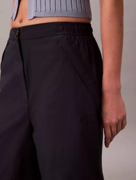 Pantaloni da paracadutista in nylon stropicciato