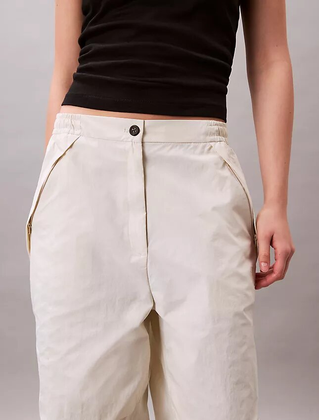 Pantaloni da paracadutista in nylon stropicciato Pantaloni da paracadutista in nylon stropicciato