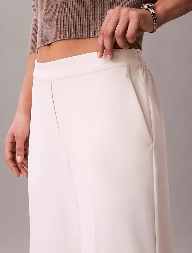 Pantaloni da viaggio in crêpe elasticizzato Pantaloni da viaggio in crêpe elasticizzato