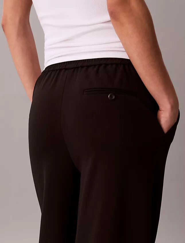 Pantaloni da viaggio in crêpe elasticizzato Pantaloni da viaggio in crêpe elasticizzato