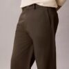 Pantaloni dritti e comodi con pinces
