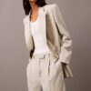 Pantaloni in misto gabardine di lana con pieghe Pantaloni in misto gabardine di lana con pieghe