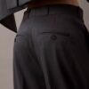 Pantaloni in misto gabardine di lana con pieghe Pantaloni in misto gabardine di lana con pieghe