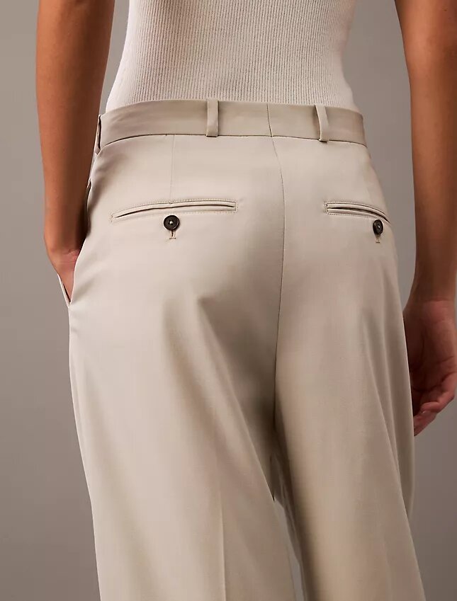 Pantaloni in misto gabardine di lana con pieghe Pantaloni in misto gabardine di lana con pieghe