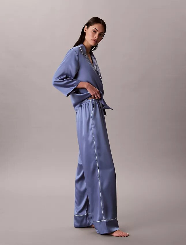 Pantaloni lucidi in raso Pantaloni lucidi in raso