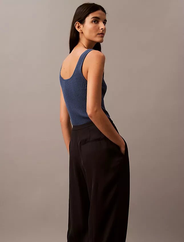 Pantaloni sartoriali a vita alta Pantaloni sartoriali a vita alta