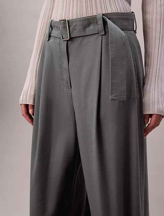 Pantaloni sartoriali con cintura Pantaloni sartoriali con cintura