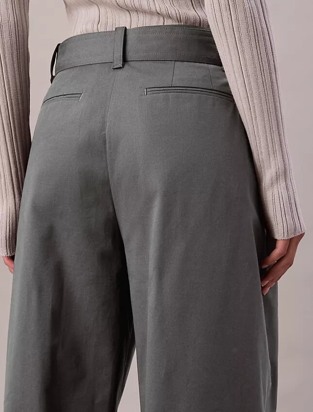 Pantaloni sartoriali con cintura Pantaloni sartoriali con cintura