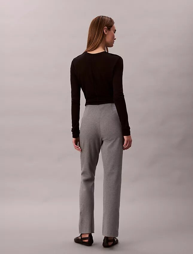 Pantaloni slim svasati in ponte Pantaloni slim svasati in ponte