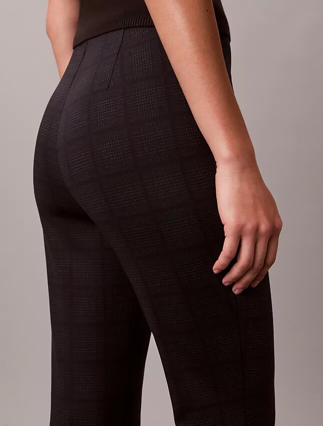 Pantaloni slim svasati in ponte Pantaloni slim svasati in ponte