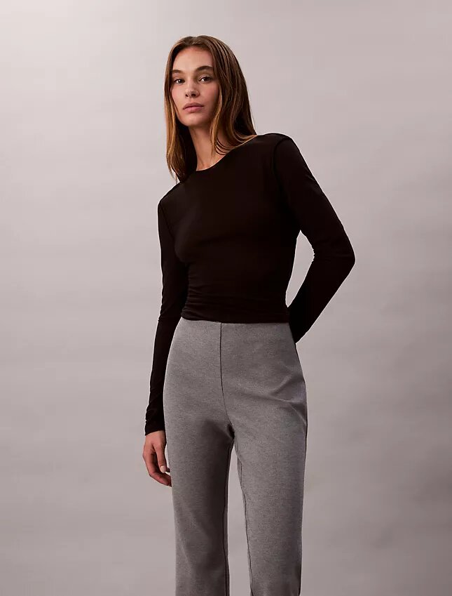 Pantaloni slim svasati in ponte Pantaloni slim svasati in ponte
