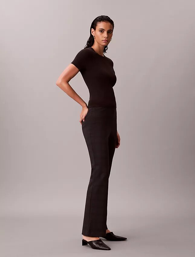Pantaloni slim svasati in ponte Pantaloni slim svasati in ponte