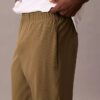 Pantaloni sportivi moderni in tessuto