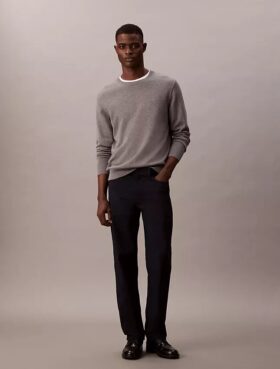 Pantaloni standard a 5 tasche, dritti ed elasticizzati Pantaloni standard a 5 tasche, dritti ed elasticizzati