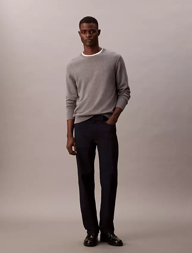 Pantaloni standard a 5 tasche, dritti ed elasticizzati Pantaloni standard a 5 tasche, dritti ed elasticizzati