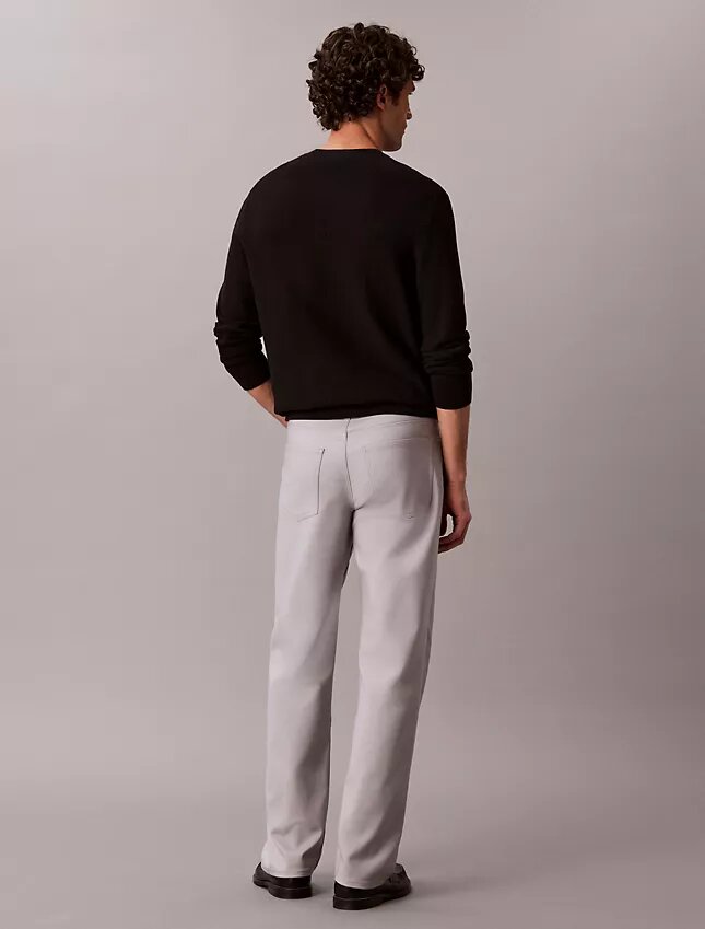 Pantaloni standard a 5 tasche, dritti ed elasticizzati Pantaloni standard a 5 tasche, dritti ed elasticizzati