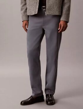 Pantaloni standard a 5 tasche, dritti ed elasticizzati Pantaloni standard a 5 tasche, dritti ed elasticizzati
