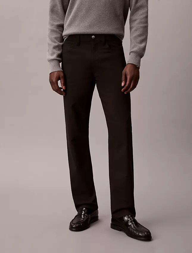 Pantaloni standard a 5 tasche, dritti ed elasticizzati Pantaloni standard a 5 tasche, dritti ed elasticizzati