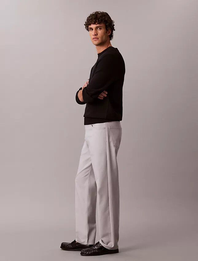 Pantaloni standard a 5 tasche, dritti ed elasticizzati Pantaloni standard a 5 tasche, dritti ed elasticizzati