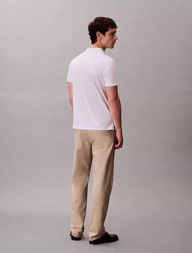 Pantaloni standard a 5 tasche, dritti ed elasticizzati Pantaloni standard a 5 tasche, dritti ed elasticizzati
