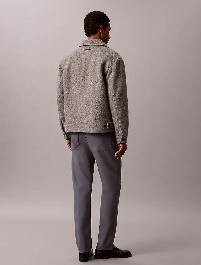 Pantaloni standard a 5 tasche, dritti ed elasticizzati Pantaloni standard a 5 tasche, dritti ed elasticizzati