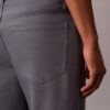 Pantaloni standard a 5 tasche, dritti ed elasticizzati Pantaloni standard a 5 tasche, dritti ed elasticizzati
