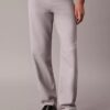 Pantaloni standard a 5 tasche, dritti ed elasticizzati Pantaloni standard a 5 tasche, dritti ed elasticizzati