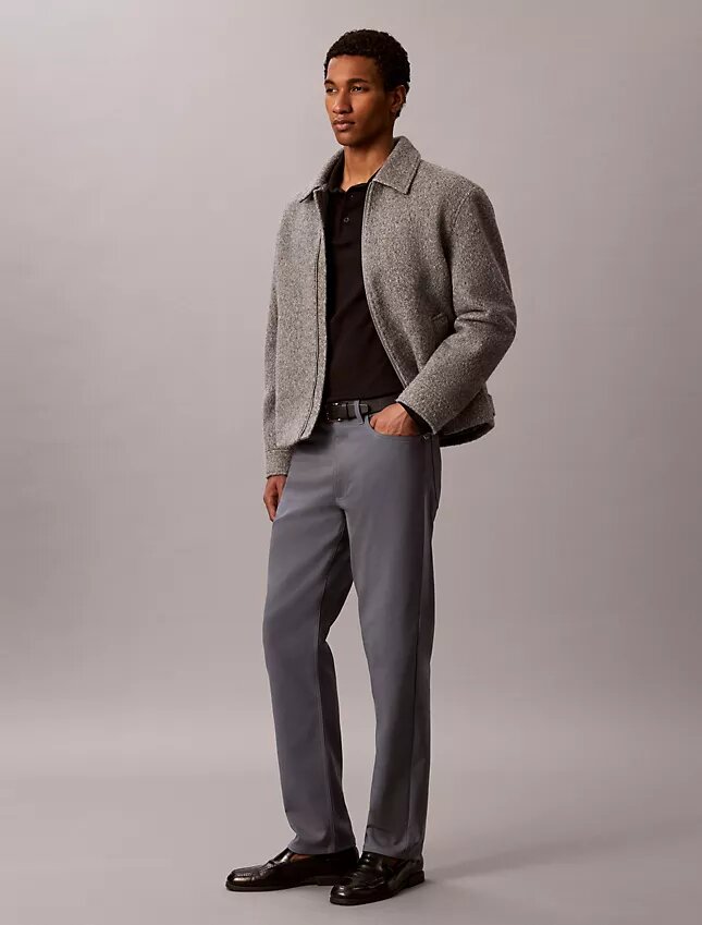 Pantaloni standard a 5 tasche, dritti ed elasticizzati Pantaloni standard a 5 tasche, dritti ed elasticizzati