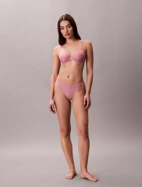 Perfectly Fit ultraleggero con imbottitura leggera e vestibilità perfetta