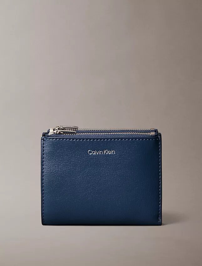 Portacarte con doppio zip e logo in lamina Portacarte con doppio zip e logo in lamina