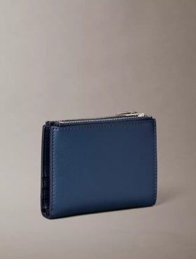 Portacarte con doppio zip e logo in lamina