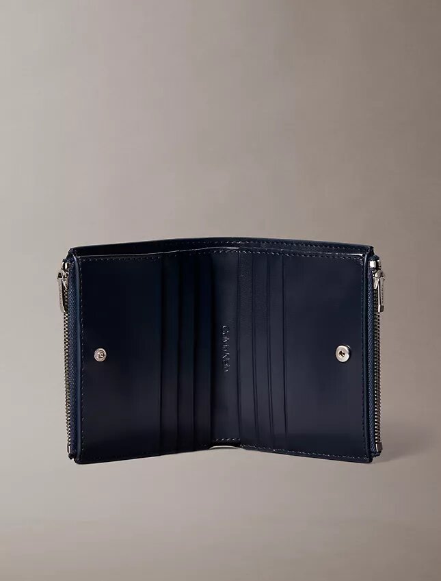 Portacarte con doppio zip e logo in lamina Portacarte con doppio zip e logo in lamina