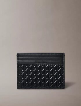 Portacarte con monogramma goffrato su tutta la superficie