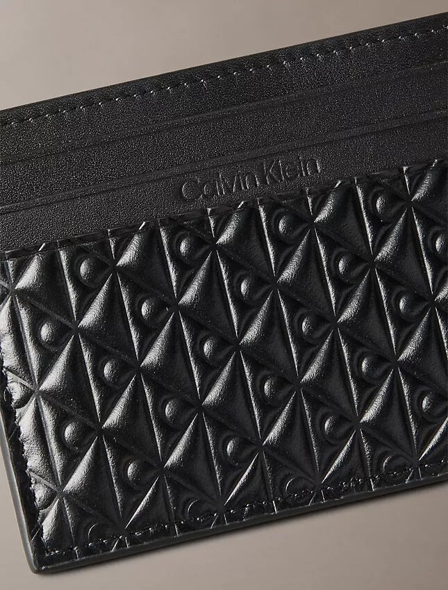 Portacarte con monogramma goffrato su tutta la superficie Portacarte con monogramma goffrato su tutta la superficie