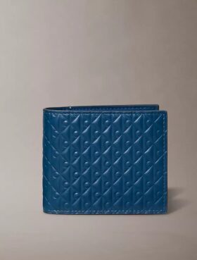 Portafoglio a doppia piega con monogramma goffrato su tutta la superficie e portamonete