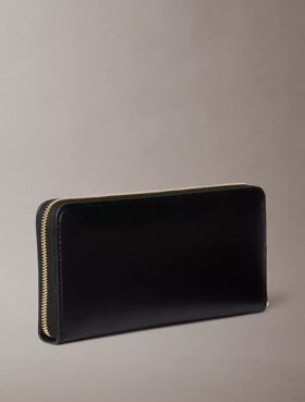 Portafoglio lungo con Monogram in grassetto e chiusura a zip