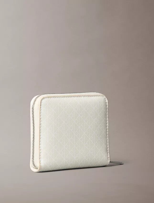 Portafoglio quadrato con cerniera e Monogram su tutta la superficie Portafoglio quadrato con cerniera e Monogram su tutta la superficie