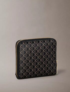 Portafoglio quadrato con Monogram su tutta la superficie e chiusura a zip