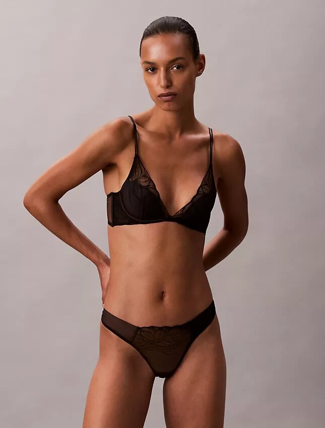 Reggiseno a balconcino con pizzo floreale nero CK Black leggermente foderato Reggiseno a balconcino con pizzo floreale nero CK Black leggermente foderato