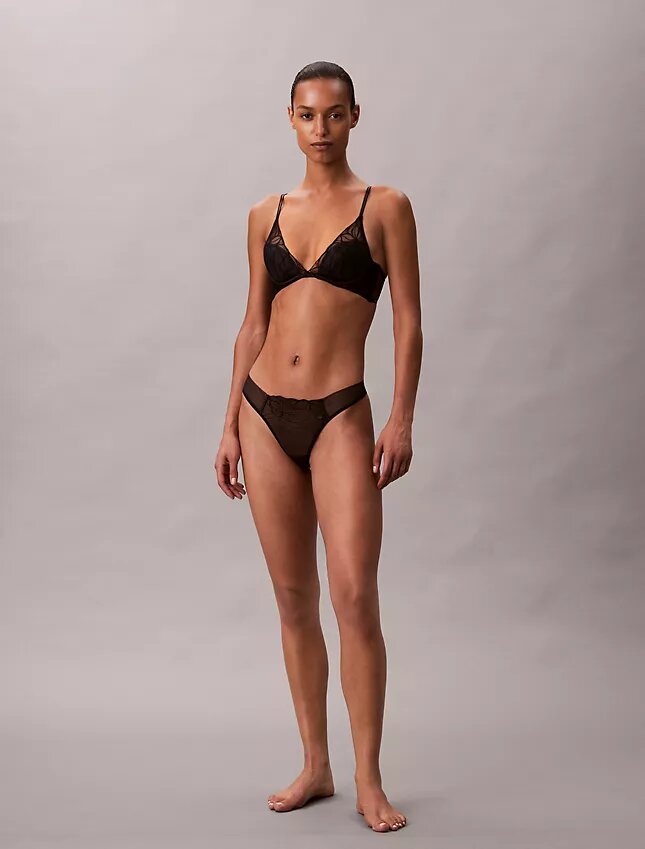 Reggiseno a balconcino con pizzo floreale nero CK Black leggermente foderato Reggiseno a balconcino con pizzo floreale nero CK Black leggermente foderato