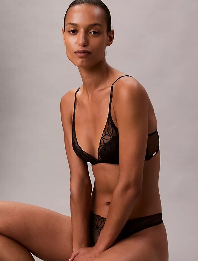 Reggiseno a balconcino con pizzo floreale nero CK Black leggermente foderato Reggiseno a balconcino con pizzo floreale nero CK Black leggermente foderato