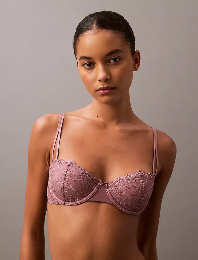 Reggiseno a balconcino leggermente foderato in pizzo elasticizzato sensuale Reggiseno a balconcino leggermente foderato in pizzo elasticizzato sensuale