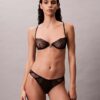 Reggiseno a balconcino Unlined in pizzo geometrico nero CK Black Reggiseno a balconcino Unlined in pizzo geometrico nero CK Black