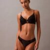 Reggiseno Push-Up a balconcino in pizzo floreale nero CK Black Reggiseno Push-Up a balconcino in pizzo floreale nero CK Black