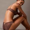 Reggiseno Push-Up a balconcino in pizzo floreale nero CK Black Reggiseno Push-Up a balconcino in pizzo floreale nero CK Black
